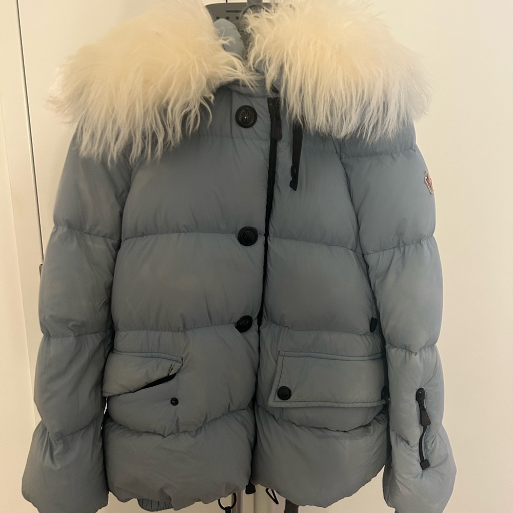 Moncler Sky Blue Puffer Jacket with White Faux Fur Collar - Picture 3 of 8